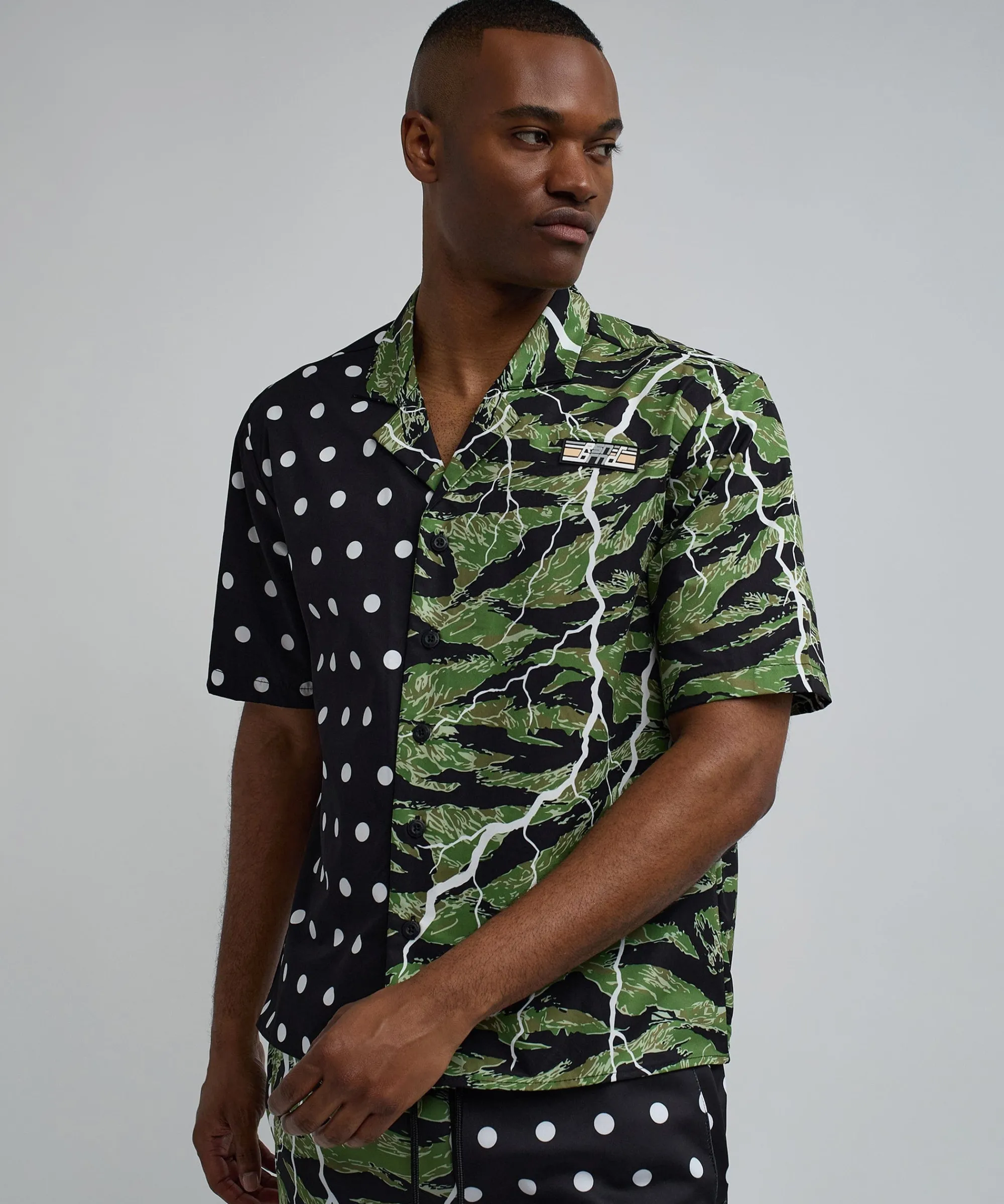 dots_and_camo_split_woven_short_sleeve_shirt_3.webp Outlet Dots And Camo Split Woven Short Sleeve Shirt Button Downs