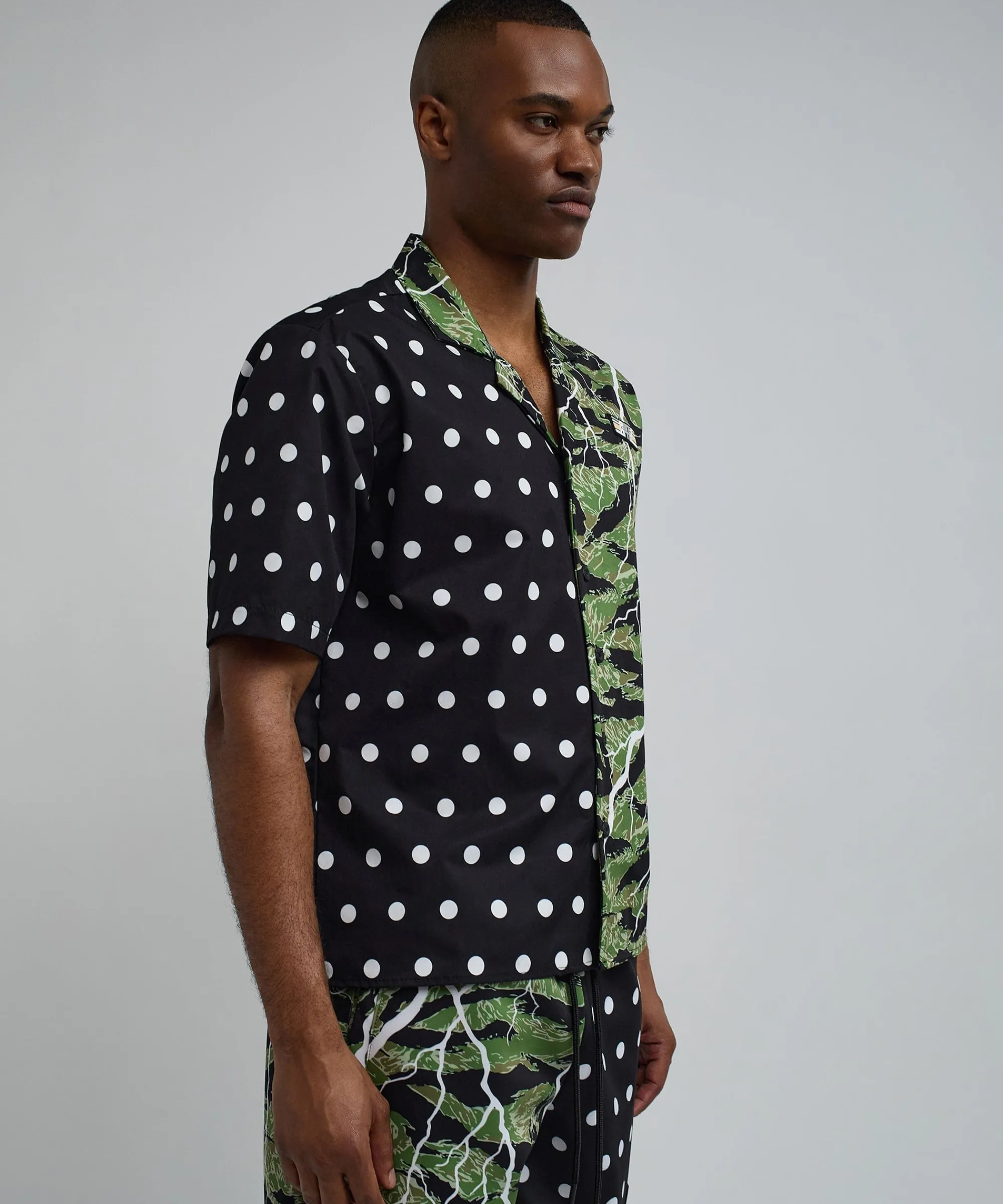 dots_and_camo_split_woven_short_sleeve_shirt_4.webp Outlet Dots And Camo Split Woven Short Sleeve Shirt Button Downs
