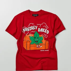 Best Freshly Baked Short Sleeve Graphic Print Tee - Red Graphic Tees