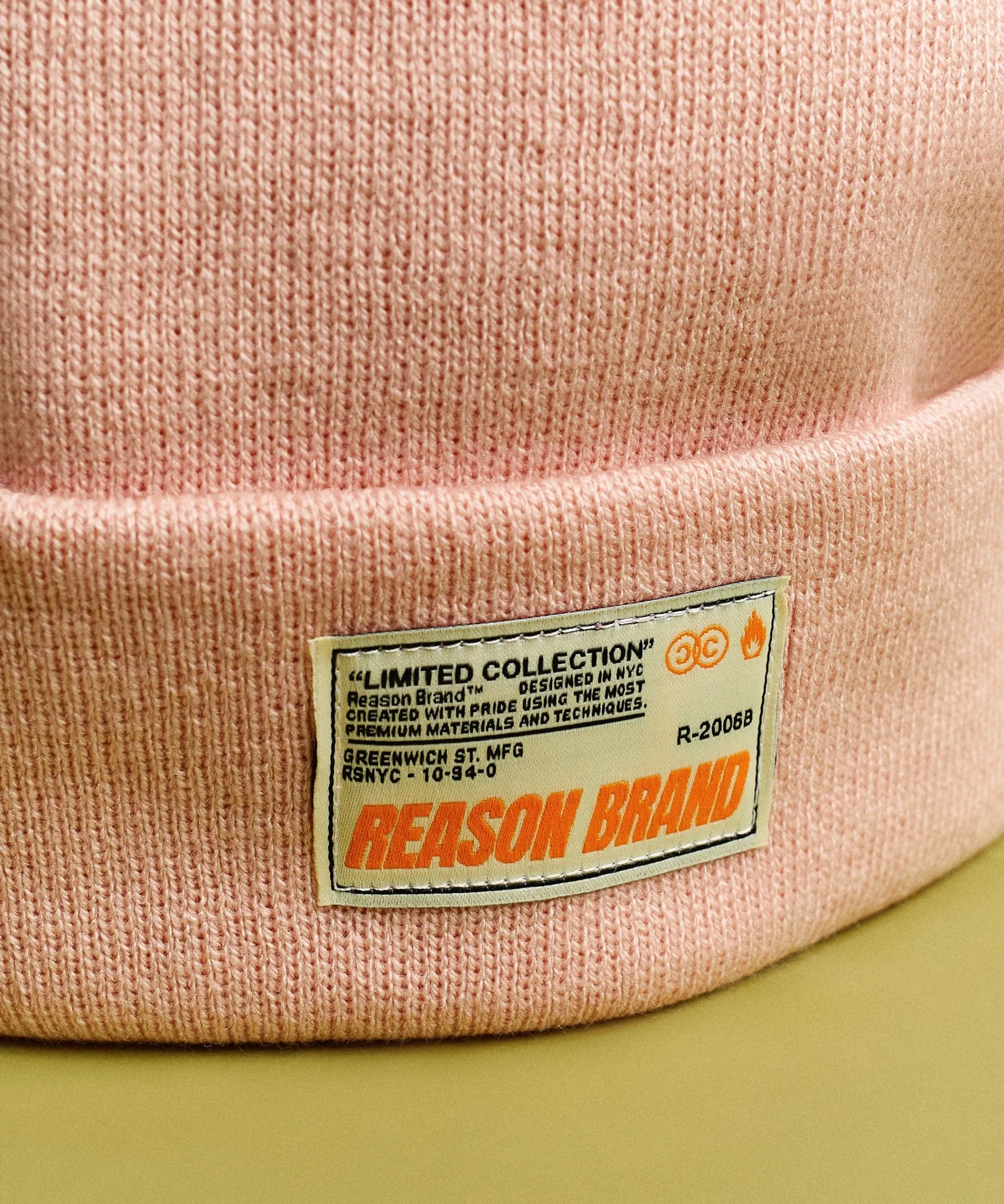 jonah_ribbed_knit_basic_beanie_with_label__light_pink_1.webp Outlet Jonah Ribbed Knit Basic Beanie With Label - Light Pink Hats | Beanies