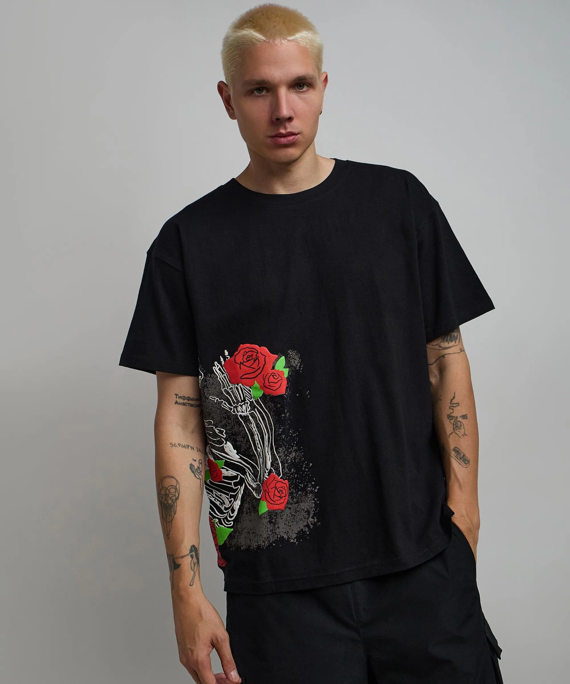 no_love_lost_short_sleeve_tee__black_6.webp Sale No Love Lost Short Sleeve Tee - Black Graphic Tees