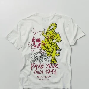 Best Sale Pave Your Own Path Short Sleeve Graphic Print Embroidered Detail Tee - White Graphic Tees