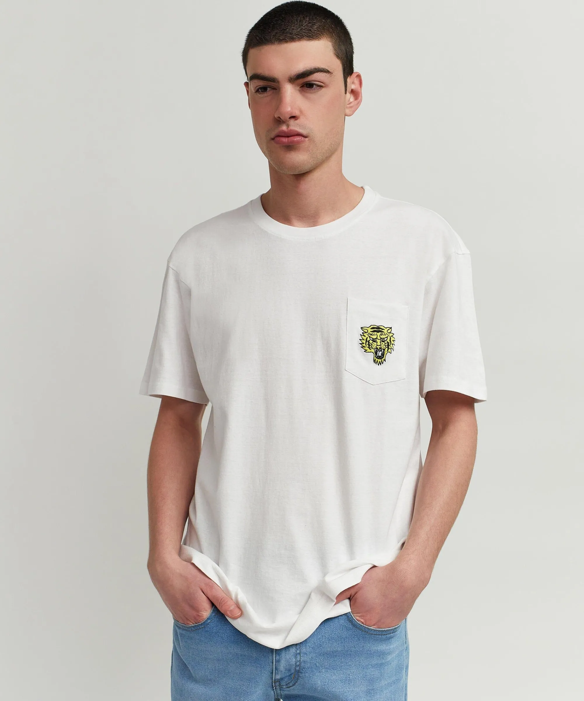 pave_your_own_path_short_sleeve_graphic_print_embroidered_detail_tee__white_5.webp Best Sale Pave Your Own Path Short Sleeve Graphic Print Embroidered Detail Tee - White Graphic Tees