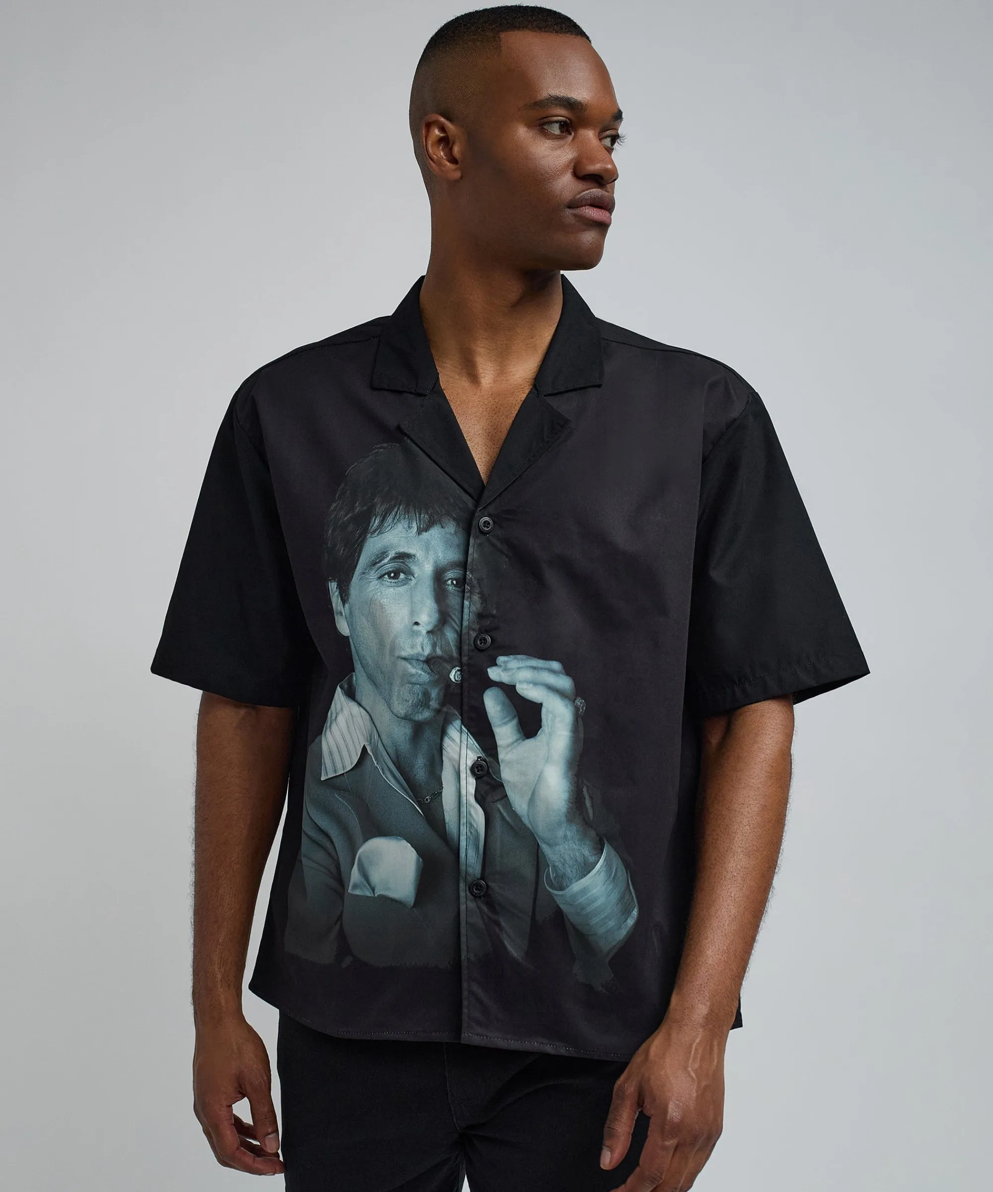 scarface_tony_montana_short_sleeve_shirt_box_fit__black_0.webp Sale Scarface Tony Montana Short Sleeve Shirt Box Fit - Black Button Downs