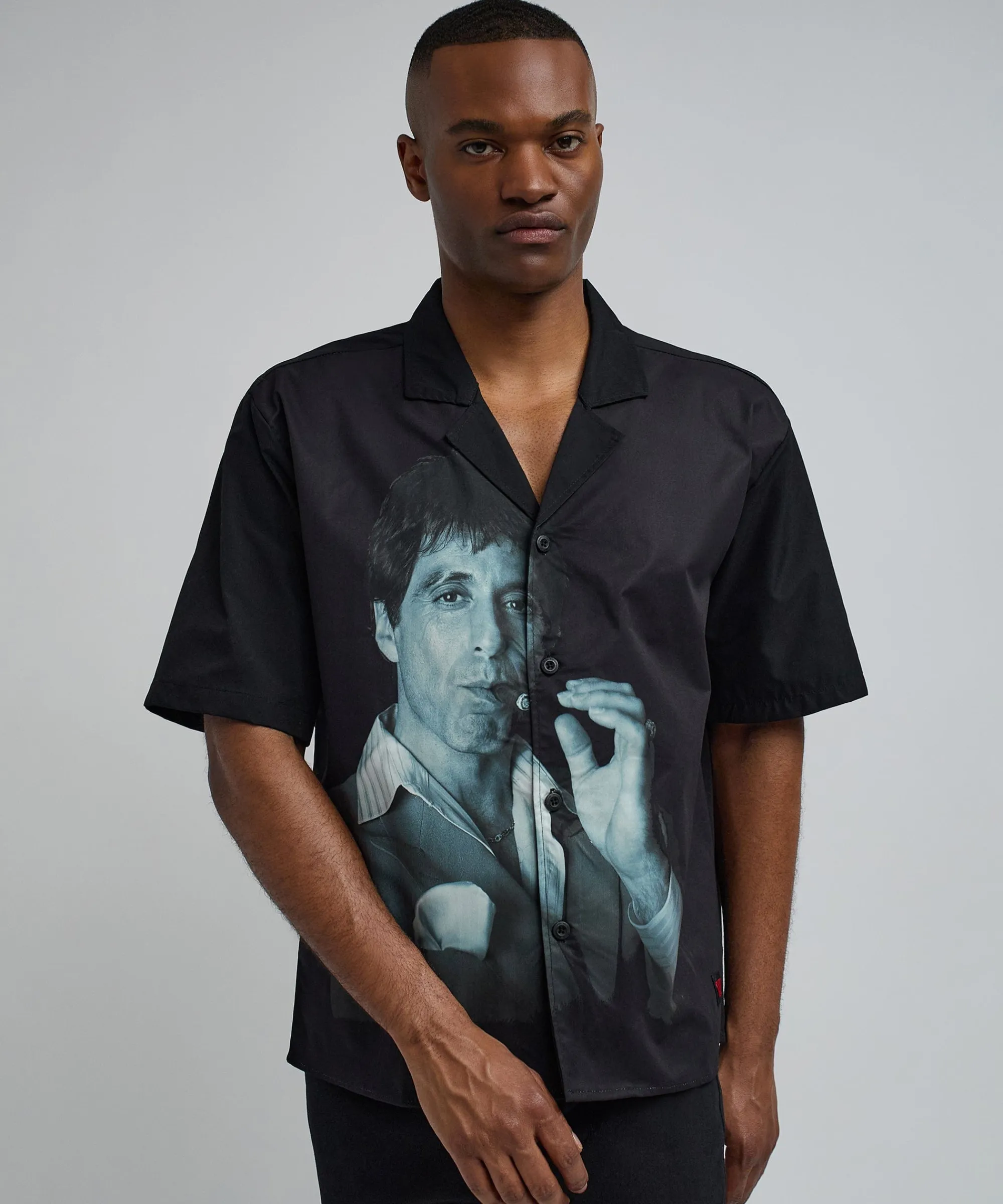 scarface_tony_montana_short_sleeve_shirt_box_fit__black_4.webp Sale Scarface Tony Montana Short Sleeve Shirt Box Fit - Black Button Downs